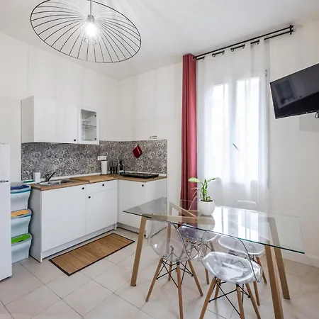 Teresa Tra Ferrari E Lambrusco * Solignano Nuovo