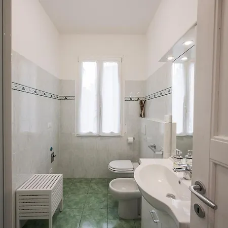 Teresa Tra Ferrari E Lambrusco * Solignano Nuovo