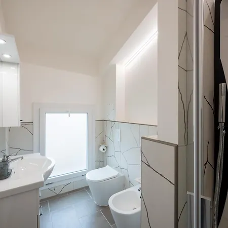 Teresa Tra Ferrari E Lambrusco Apartment