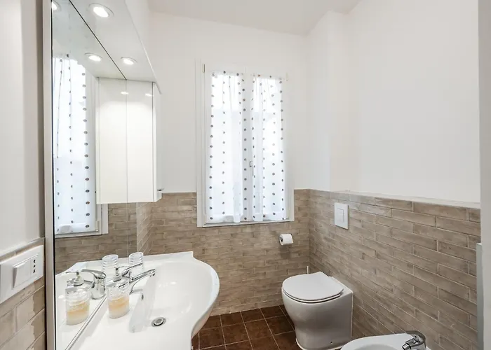 Teresa Tra Ferrari E Lambrusco * Solignano Nuovo