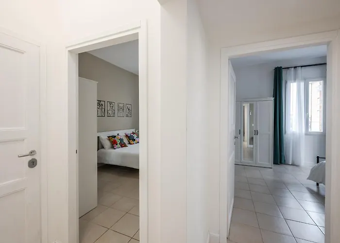 Teresa Tra Ferrari E Lambrusco Solignano Nuovo