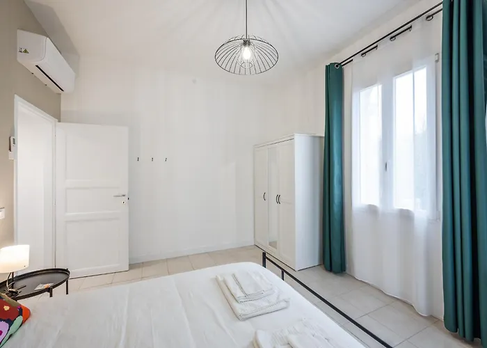 Teresa Tra Ferrari E Lambrusco Apartman