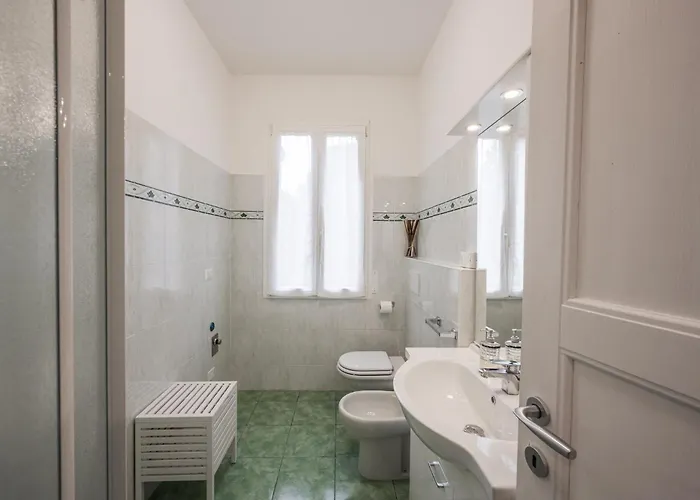 Teresa Tra Ferrari E Lambrusco * Solignano Nuovo